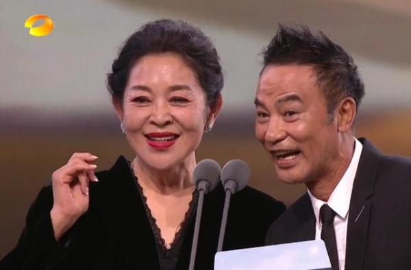 金鹰节：任达华连叫7声老师求教普通话，倪萍称自己是山东普通话