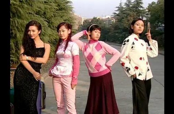 事隔17年《粉红女郎》翻拍“万人迷”居然有40多岁……