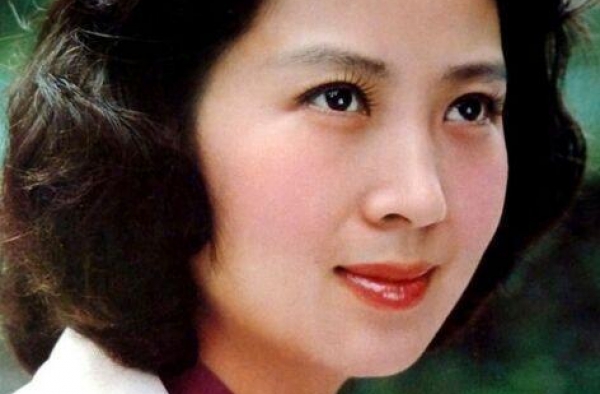 “上影一枝花”吴海燕：凭“海霞”蹿红，错失《庐山恋》很惋惜