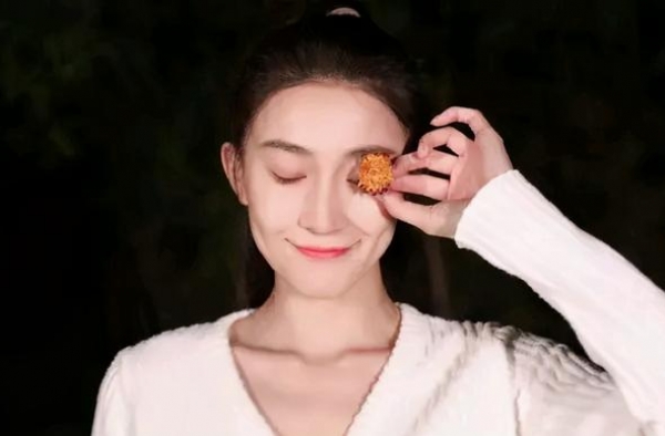曾因一张侧面挺胸照而走红的体操女神张豆豆近照曝光，还是那么美
