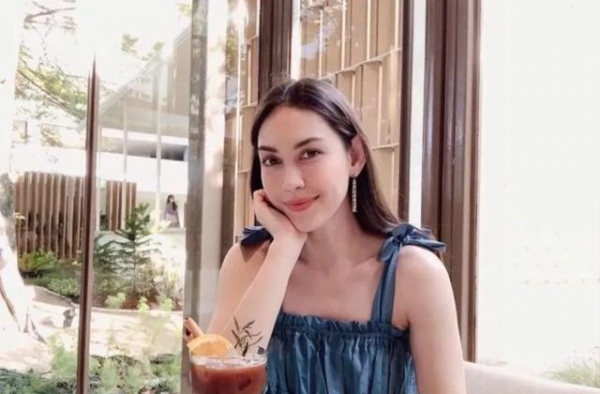 女星当小三插足当红大花婚姻，社交账号被攻击，恼羞成怒起诉黑粉