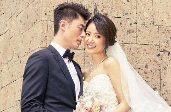 台媒曝林心如霍建华吵架，男方驾4千万跑车离开，留女方独自淋雨