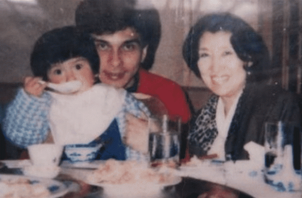 王中磊女儿晒与baby合照，却忘开美颜，意外暴露baby真容