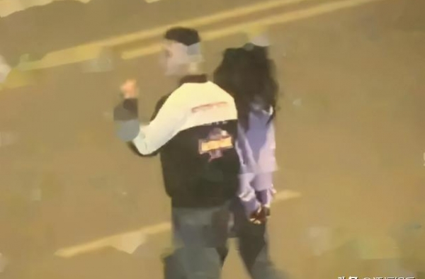 金瀚承认与张芷溪恋情，还内涵了不敢公开的爱豆，真男人