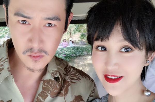 鲍蕾素颜如“整容”，化妆前后大变样，陆毅审美可真别致