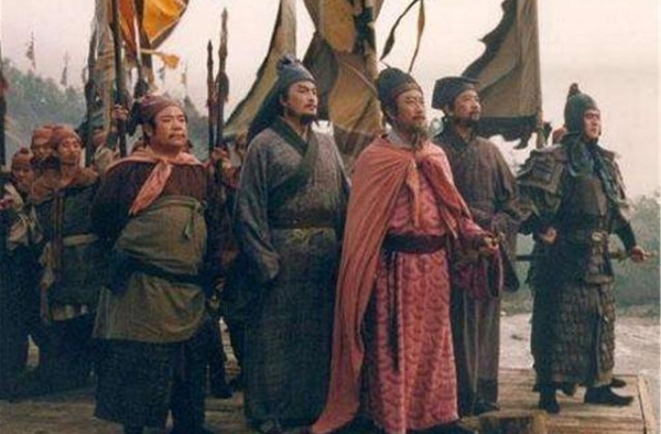 96版《水浒传》：武大郎妻子1米7，戏外潘金莲和武松成一对