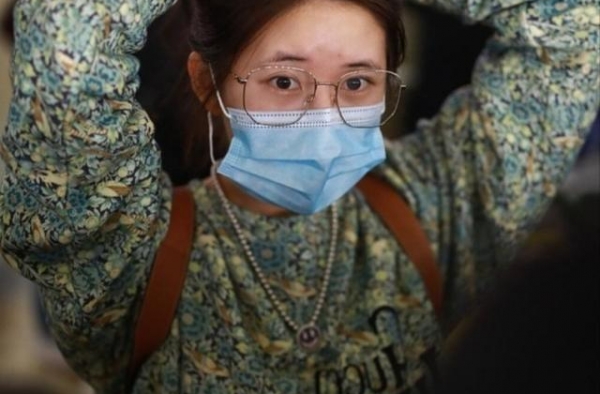 赵露思最新营业照，睡眼惺忪，额头冒痘，状态简直太真实了
