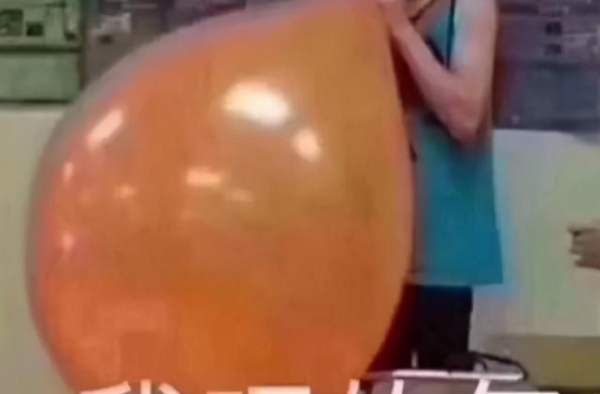 这么乖巧可爱的男孩都劈腿？！三年劈腿十多次？