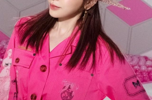 快40岁还强行扮甜美？王心凌：自信的女人永远都是甜心公主
