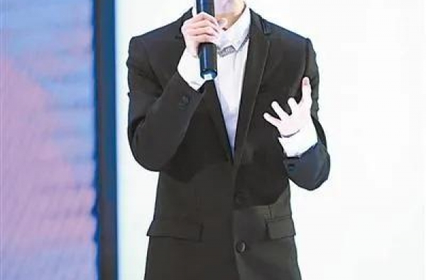 郭敬明那么火，我却始终不喜欢！炫富、揩油，2条就够了