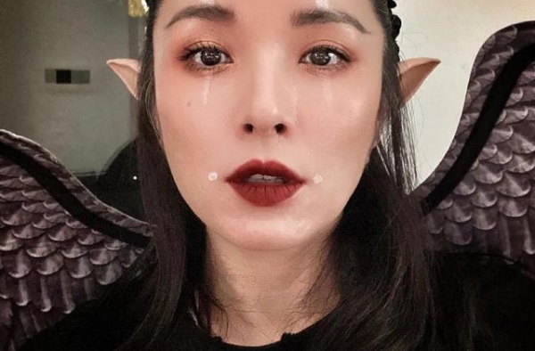 一婚嫁富商被赵薇羡慕，二婚嫁靳东被宠爱，她比老公前任江珊幸福