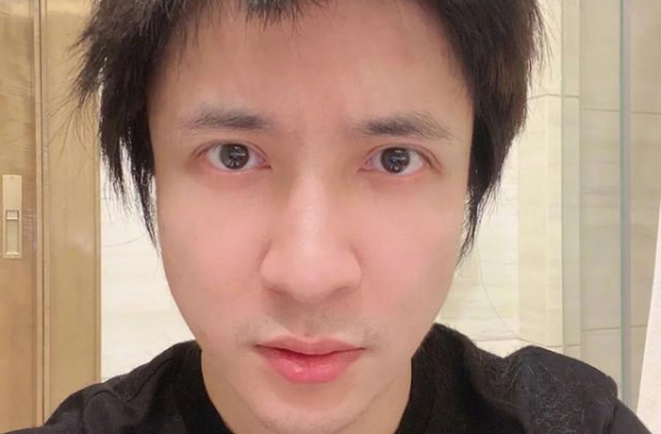 薛之谦父亲：妻子为给他留后死于心脏病，儿子与前妻复婚让他抱孙