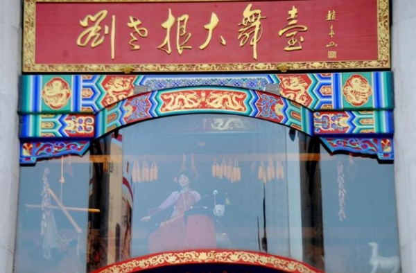 赵本山爱徒为逃高速费被砸死去世多年，妻子至今单身，感慨生活苦