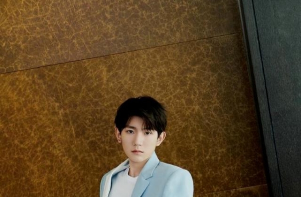 王源赶场三场直播，无奈每场直播都有一件必做项？