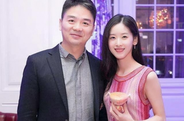 刘强东住的豪宅，房子起码价值一个亿，普通人一辈子都买不起