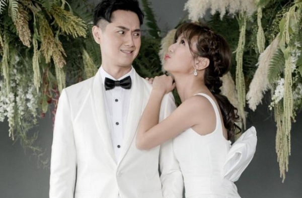 恭喜！郑俊弘何雁诗今日大婚，举行浪漫草坪婚礼仅邀请50人参加