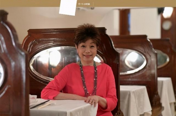 70岁程可为罕见现身，身家千万仍在拍戏，受父亲影响至今未结婚