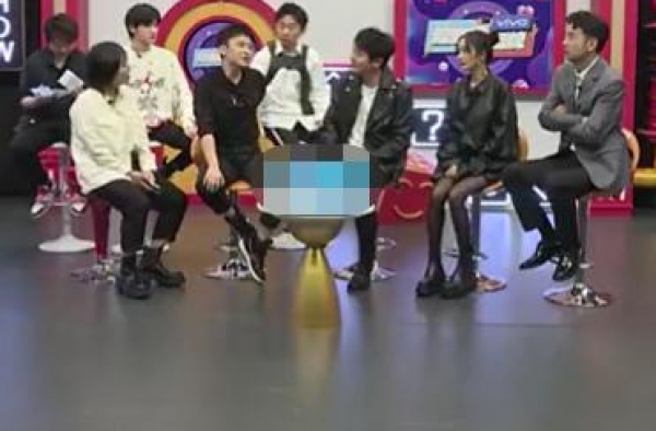 董子健自曝为戏减肥40斤，家境显赫仍努力？一旁杨幂眼神敬佩