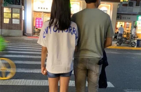 13年零绯闻，这对夫妻太令人羡慕，现实和偶像剧一样