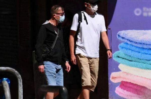 58岁视帝罗嘉良秘密返港，停留治癌中心3小时，身形消瘦惹担忧