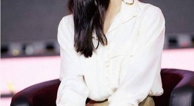 37岁江一燕隐婚生女，带宝宝低调现身机场，孩子混血感十足超萌