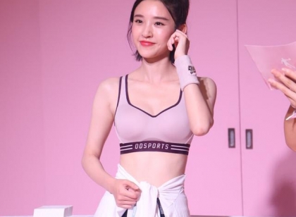 四川十大美女明星：唐艺昕