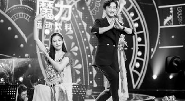 57岁的李玲玉自曝要和20岁的儿子“同步走”