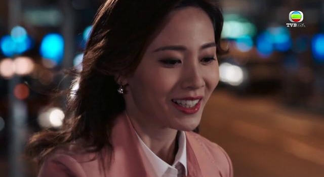 TVB小花朱晨丽拍戏肯熬肯拼，但失去高层照顾后或上位受阻