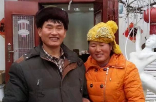 陈亚男首曝婚礼花絮，六位伴娘收六千红包，朱雪梅憾缺全家福合照