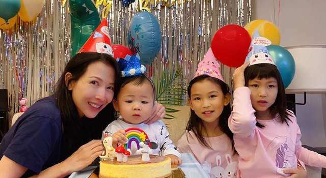 蔡少芬儿子1岁了，发文称张晋很幸福：家中不止他一个男人了