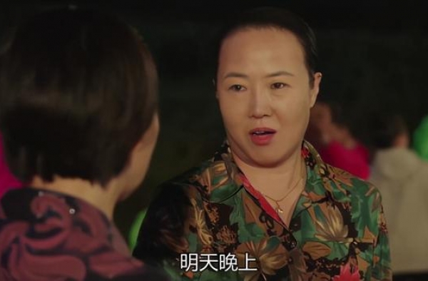 乡爱演员聚会，“刘能媳妇”狂亲“赵玉田”，曾说高攀现任老公