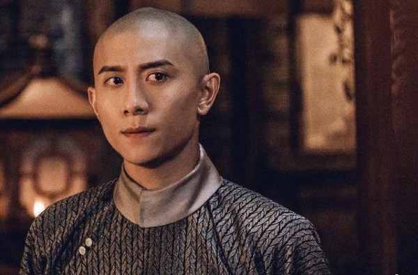新版《鹿鼎记》播出引争议，却获老版主演马浚伟力挺：不应该比较