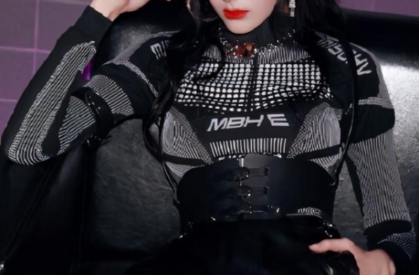 迪丽热巴新剧打戏面目狰狞，像男人？网友：天然脸才敢做的表情