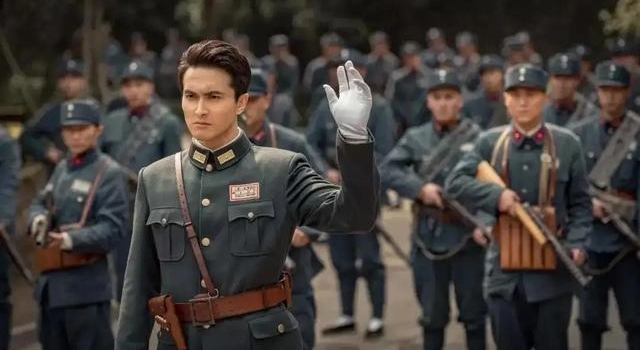 雷剧《雷霆战将》停播，偶像剧套路被人民日报等官媒相继发文批评