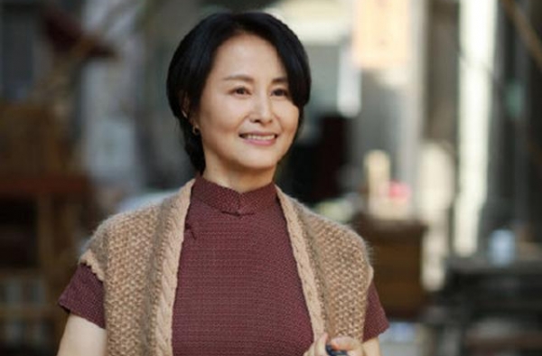 看到“恶婆婆”刘洁才发现，原来顾耀东的母亲和父亲都不简单