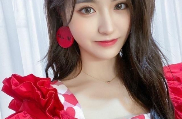 盘点一下《青春有你2》里的婧妹们的美瞳（中）