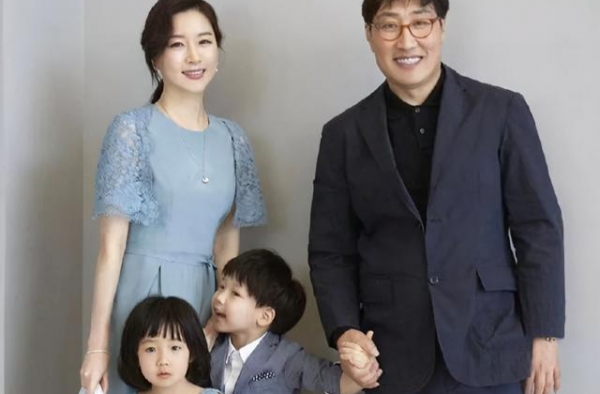 49岁女星息影10年当农妇，意外曝光郊外豪宅！网友：我也想去