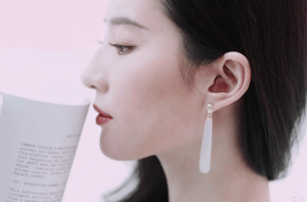 欧阳娜娜和娜扎同框被虐成助理？美女和大美女的差距究竟在哪？