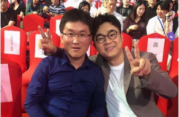 靠装疯卖傻走红，多次碰瓷王思聪，网络喊话郭德纲，这人是疯了吧