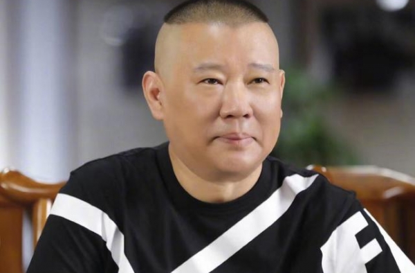 德云社又出事！秦霄贤母亲欠债不还被银行告，曾晒豪宅凹富二代
