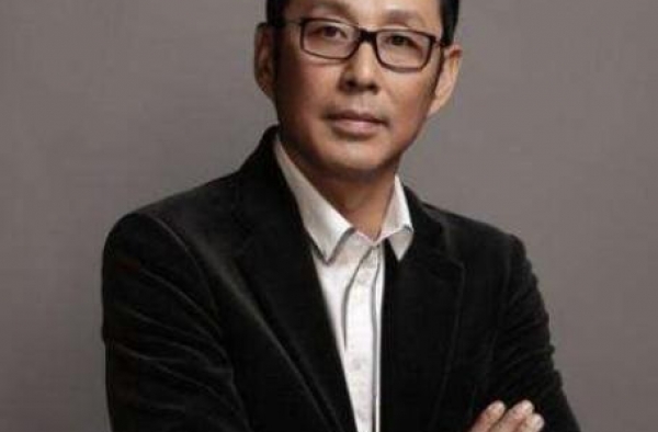 “隐藏”33年的爸爸是陈道明？靠拼爹就能成巨星，却用实力说话