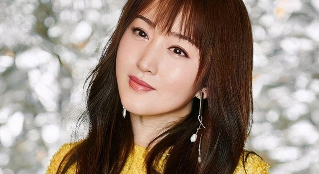 2位70后女艺人，温柔漂亮脾气好，但至今仍未结婚