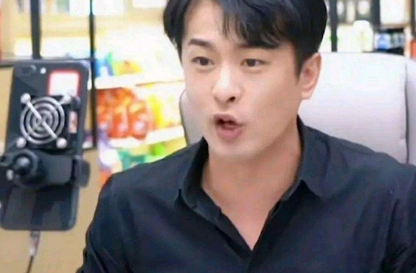 赵本山女儿球球力挺辛巴？直言改错就行，曾怒怼网友是喝白开的命