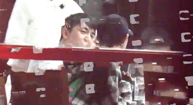 林更新盖玥希疑恋情曝光，与女友牵手深情拥吻，九亿少女的梦没了