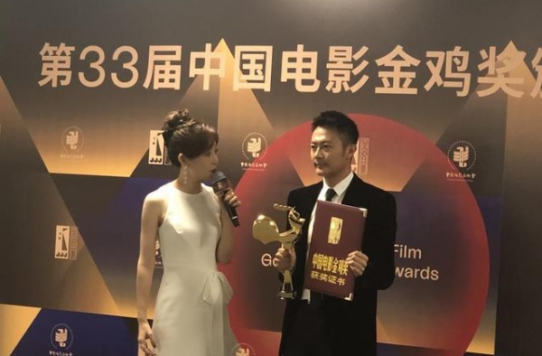 拿到人生第一个电影奖，印小天后台载歌载舞｜红星看金鸡?