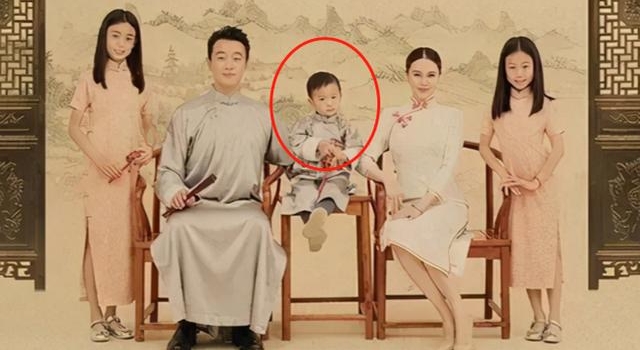 佟大为晒全家福，儿子坐“C”位女儿似丫鬟，重男轻女实锤了？
