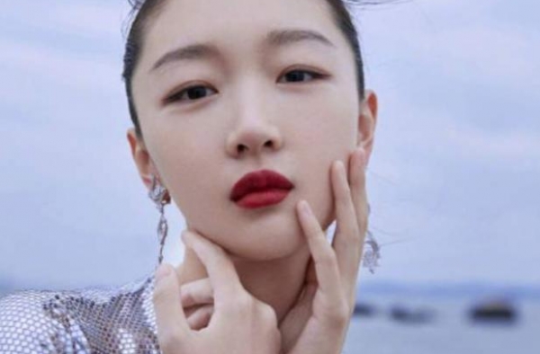 黄晓明成功翻红！杨颖夫妇实力再一次洗牌？两人关系也惨遭质疑？