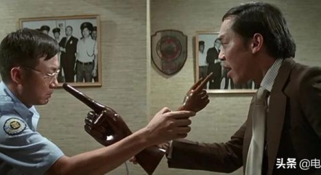 1999年，成龙为了票房上赢过周星驰，找来了半个娱乐圈