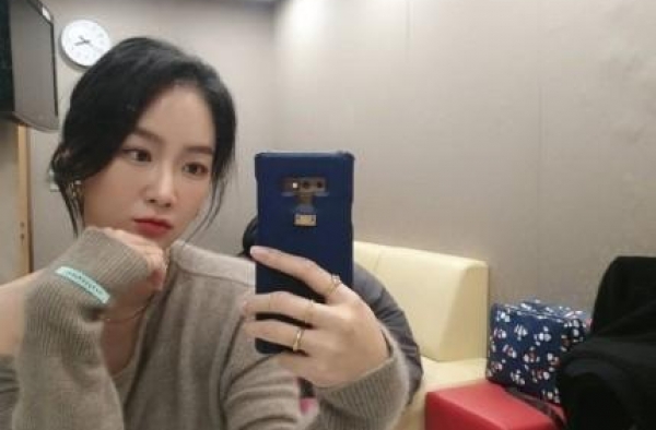 昭宥近照皮肤白皙被质疑 对外貌不自信想整容 为维持身材狂减肥