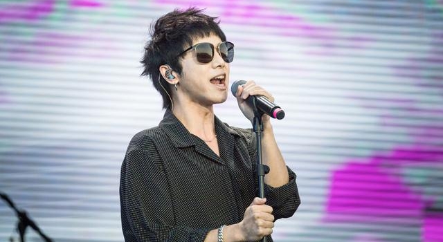 为人低调的音乐奇才，华晨宇一直放不下前女友，两人曾在一个乐队
